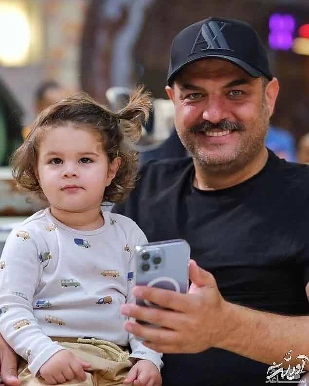 برسام درخشانی در آغوش پرمهر پدرش سام درخشانی